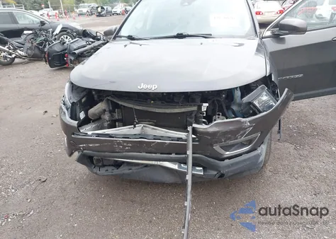 2021 Jeep Compass Limited 4X4 from USA, damaged, VIN 3C4NJDCB5MT506603